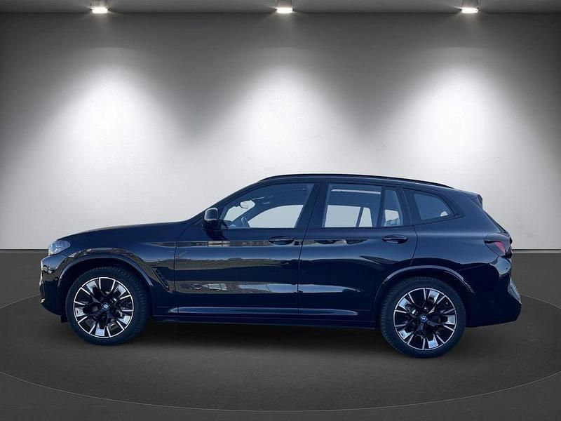 Gebraucht BMW iX3 Impressive 210 kW (286 PS) 2023 Schwarz SUV