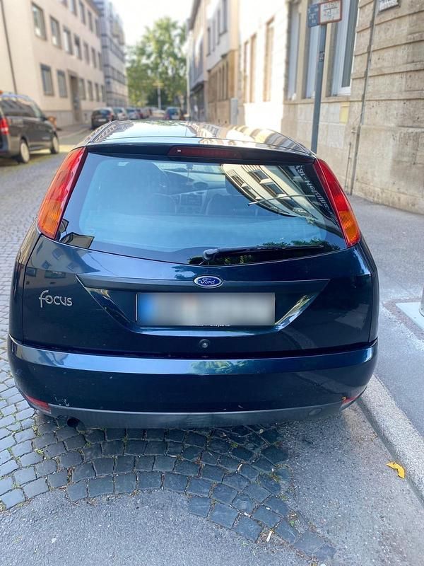 Second-hand Ford Focus 101 CP (74 kW) 2000 Andere farben Hatchback