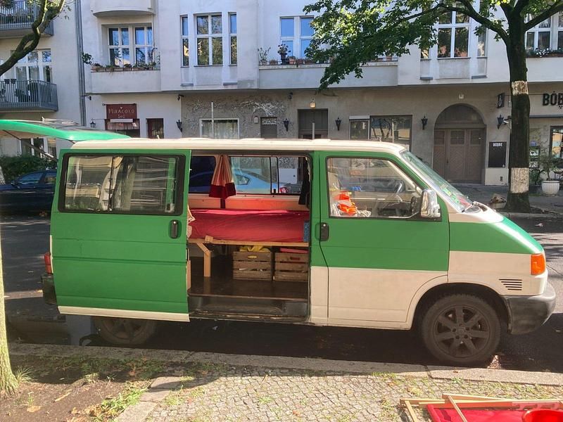 Grün Gebraucht 1996 VW T4 Van | 1.500 € - Bild 1/4