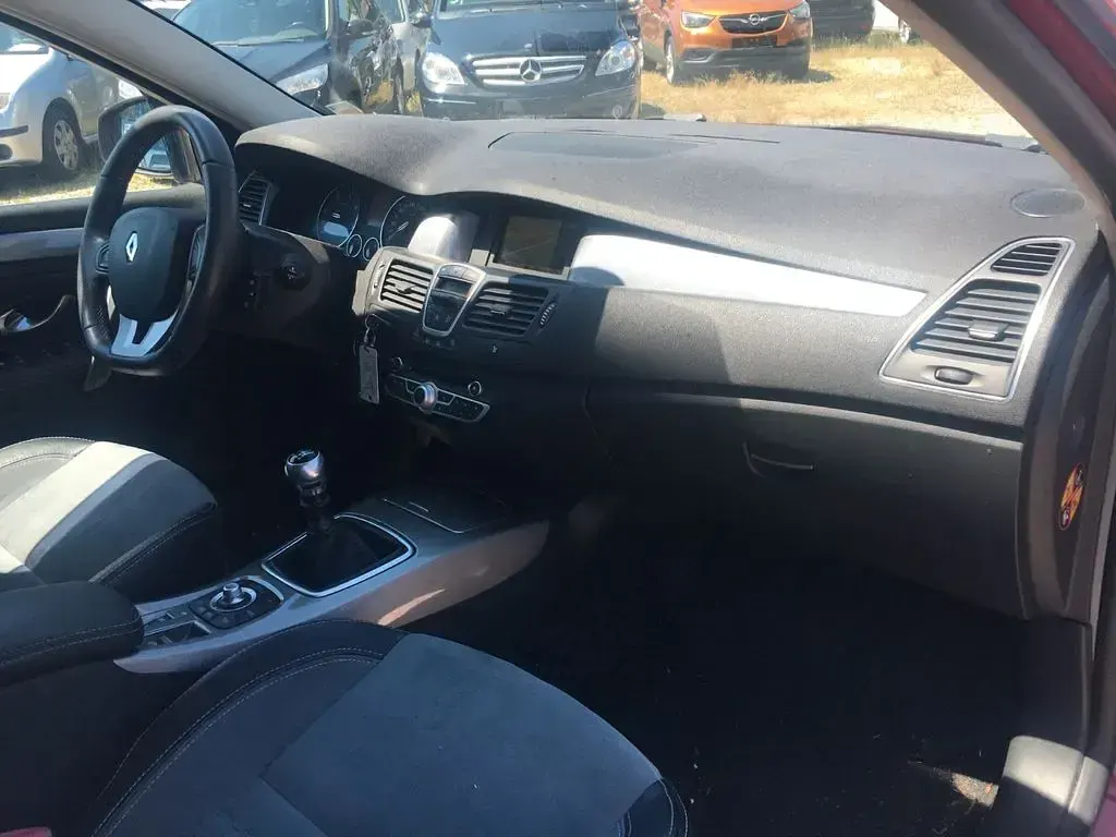 Gebraucht Renault Laguna III GT 150 PS (110 kW) 2011 Rot Limousine