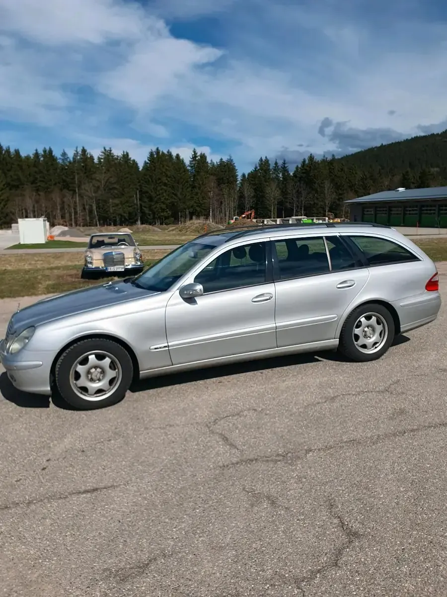 Gebraucht Mercedes E200 163 PS (119 kW) 2003 Grau Kombi