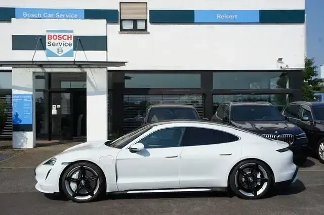 Gebraucht Porsche Taycan Turbo 500 kW (680 PS) 2020 Weiß Limousine