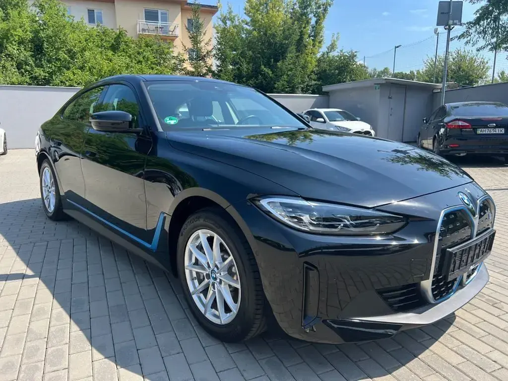 Gebraucht BMW i4 Sport Line 250 kW (340 PS) 2024 Schwarz Limousine