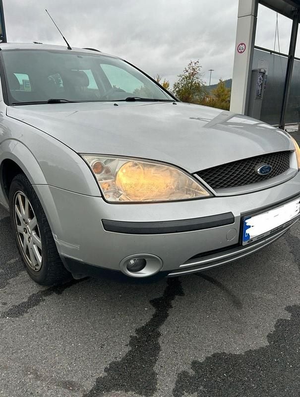 Gebraucht Ford Mondeo 145 PS (106 kW) 2003 Silber Kombi