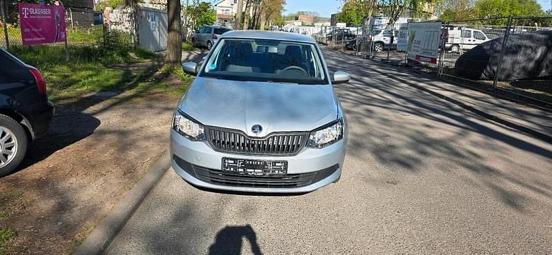 Używany Skoda Fabia 60 KM (44 kW) 2016 Srebrny Hatchback