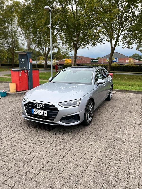 Silber Gebraucht 2021 Audi A4 Advanced Kombi | 21.300 € (Superpreis) - Bild 1/4