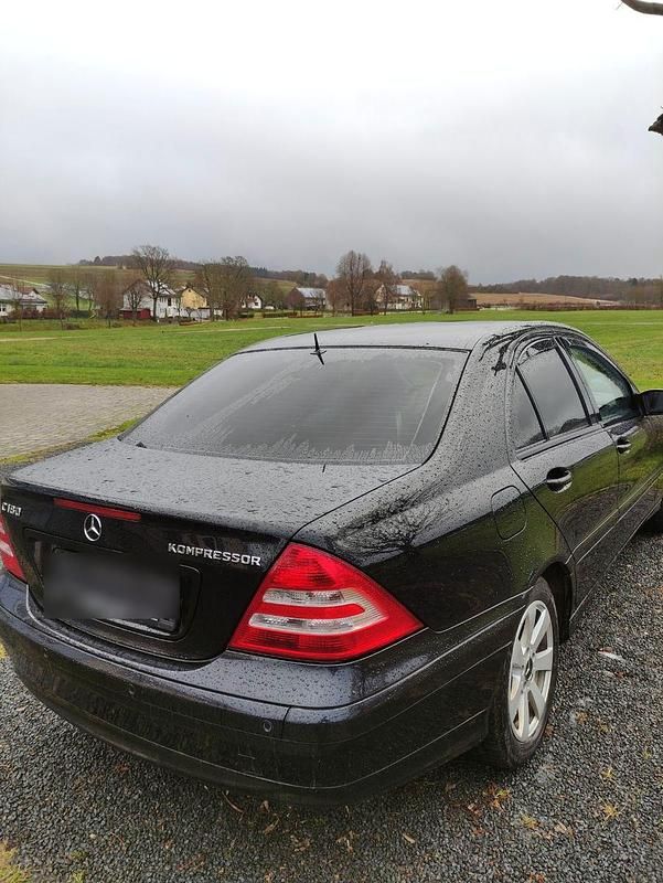 Gebraucht Mercedes C180 143 PS (105 kW) 2007 Schwarz Limousine