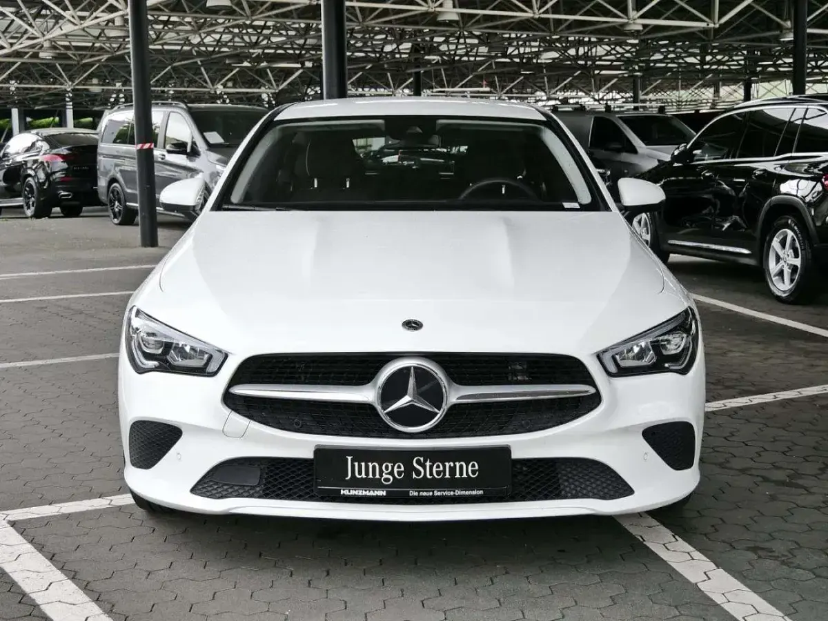 Gebraucht Mercedes CLA220 190 PS (139 kW) 2021 Polarweiss Limousine