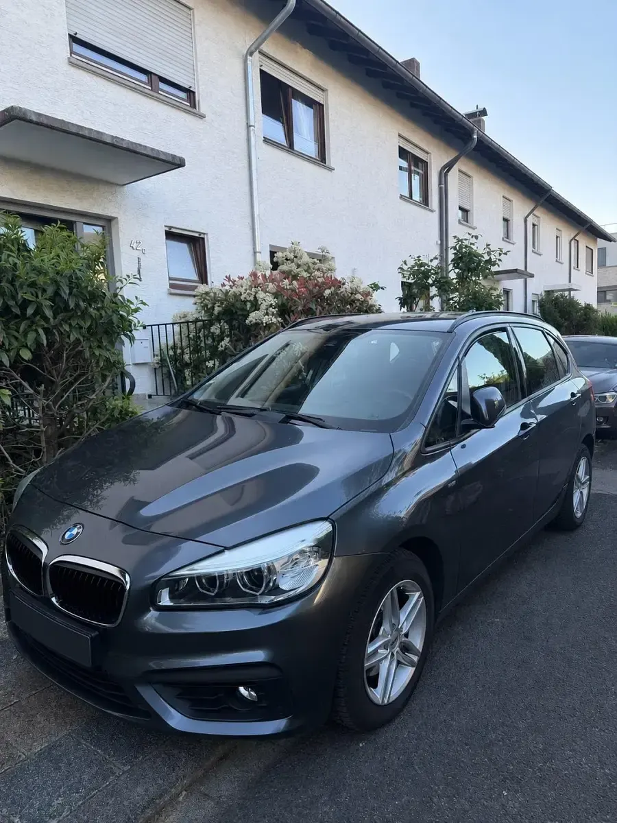 Gebraucht BMW 218 Active Tourer 150 PS (110 kW) 2015 Grau Van / Kleinbus