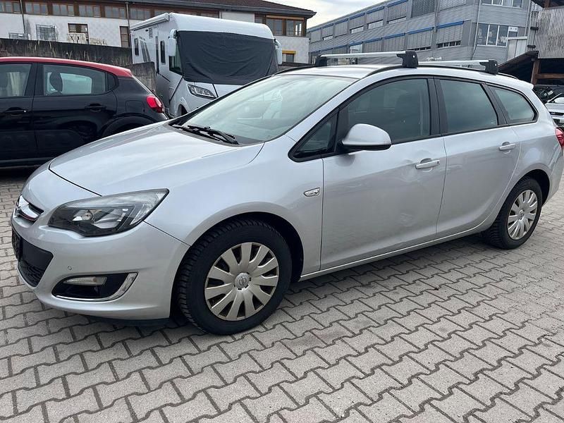Gebraucht Opel Astra Edition 110 PS (80 kW) 2012 Silber Kombi