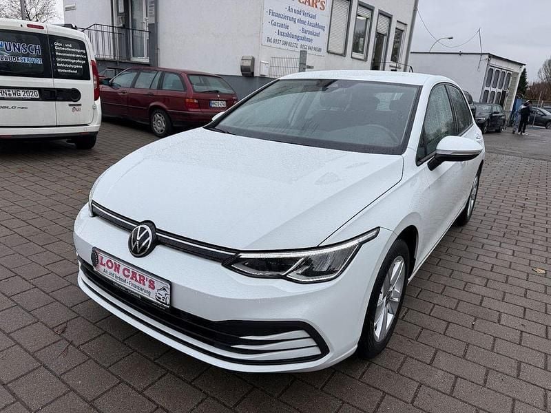 Weiß Gebraucht 2021 VW Golf VIII Active Limousine | 23.990 € (Superpreis) - Bild 1/4