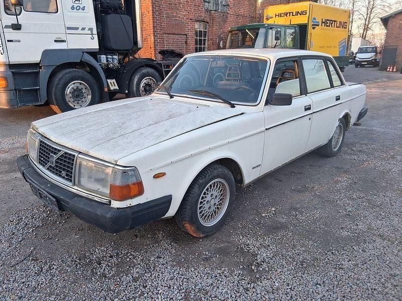 Gebraucht Volvo 240 71 PS (52 kW) 1981 Beige Limousine