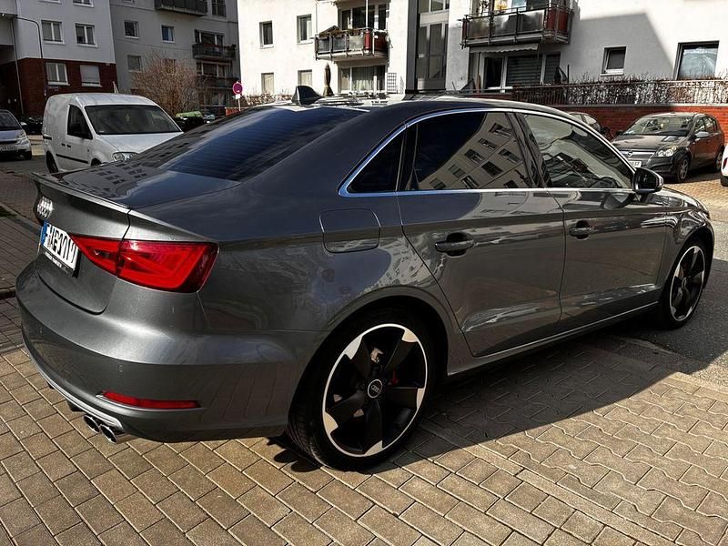 Gebraucht Audi A3 Sport 140 PS (102 kW) 2013 Grau Limousine
