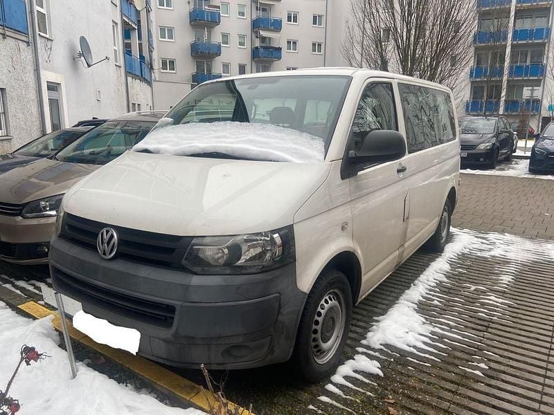 Weiß Gebraucht 2011 VW Caravelle Trendline Van / Kleinbus | 10.999 € (Guter Preis) - Bild 1/4