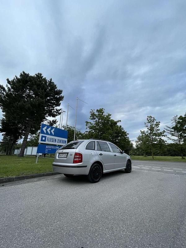 Silber Gebraucht 2004 Skoda Fabia Kombi | 800 € (Guter Preis) - Bild 1/4