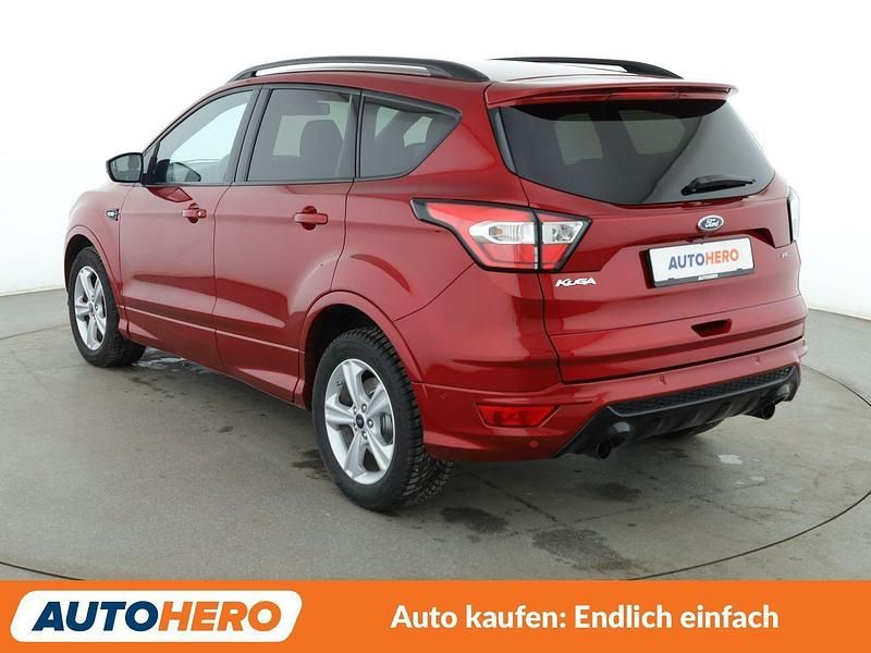 Gebraucht Ford Kuga ST-Line 179 PS (131 kW) 2019 Rot SUV