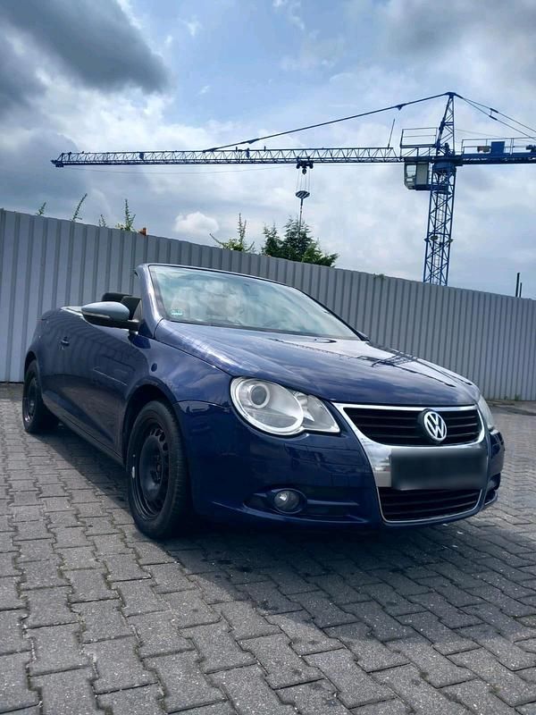 Second-hand VW Eos 140 CP (102 kW) 2008 Albastru Cabrio