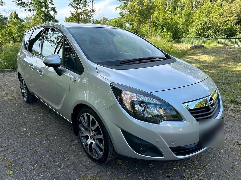 Gebraucht Opel Meriva 140 PS (102 kW) 2012 Silber Van / Kleinbus