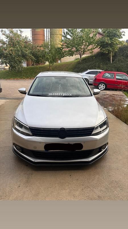 Gebraucht VW Jetta 105 PS (77 kW) 2012 Silber Limousine