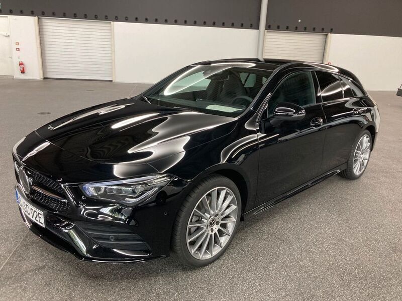 Schwarz Gebraucht 2023 Mercedes CLA250e Shooting Brake Kombi | 44.890 € - Bild 1/4