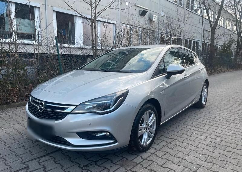 Gebraucht Opel Astra 105 PS (77 kW) 2016 Kleinwagen
