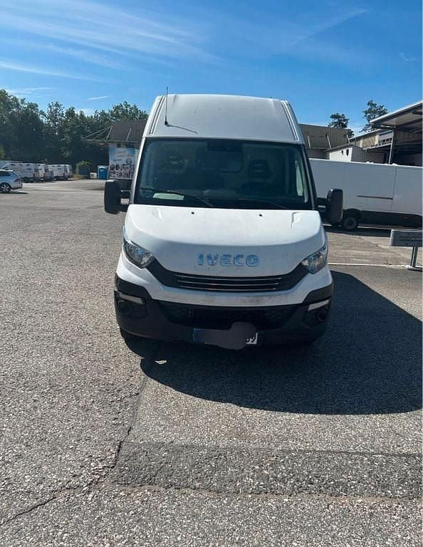 Weiß Gebraucht 2017 Iveco Daily Van / Kleinbus | 7.700 € (Superpreis) - Bild 1/4