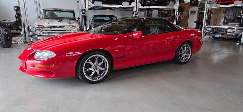 Gebraucht Chevrolet Camaro 288 PS (211 kW) 2001 Rot Cabrio