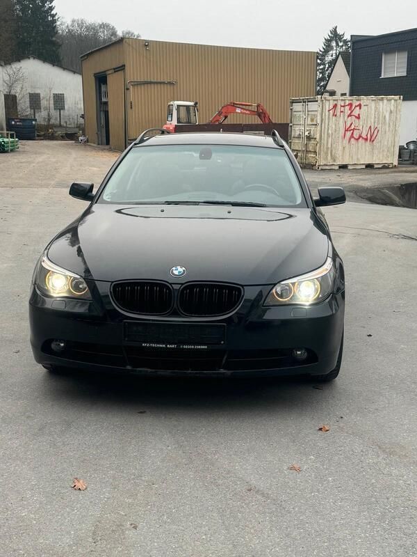 Schwarz Gebraucht 2004 BMW 530 Kombi | 5.700 € (Etwas zu teuer) - Bild 1/4