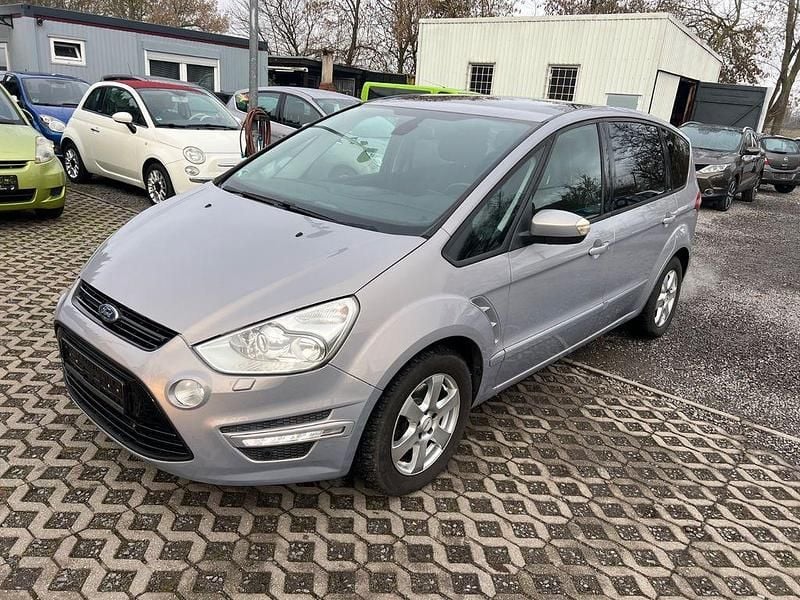 Grau Gebraucht 2013 Ford S-MAX Business Edition Van / Kleinbus | 4.850 € (Superpreis) - Bild 1/4