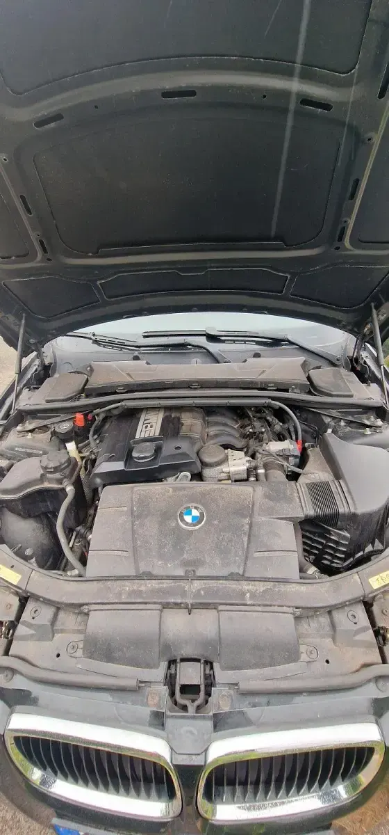 Gebraucht BMW 320 Cabriolet 170 PS (125 kW) 2009 Schwarz Cabrio