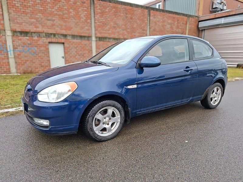 Gebraucht Hyundai Accent 96 PS (70 kW) 2007 Blau Coupé