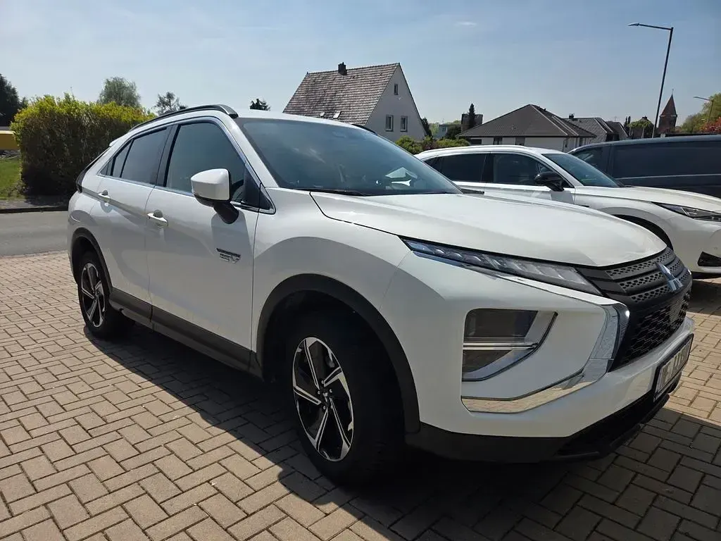 Gebraucht Mitsubishi Eclipse Cross Basis 188 PS (138 kW) 2022 Weiß SUV