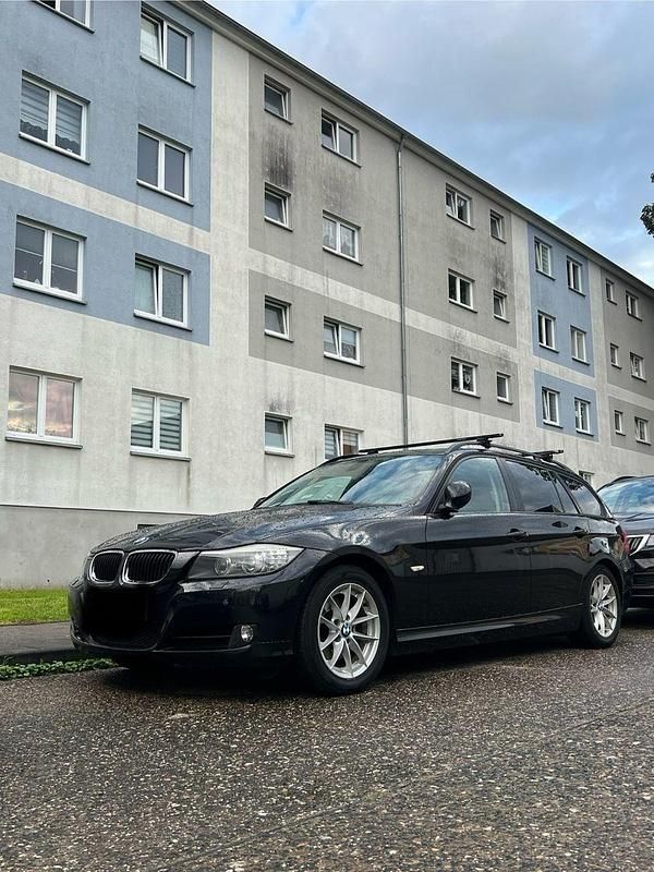 Schwarz Gebraucht 2010 BMW 320 Gran Turismo Kombi | 4.500 € - Bild 1/4