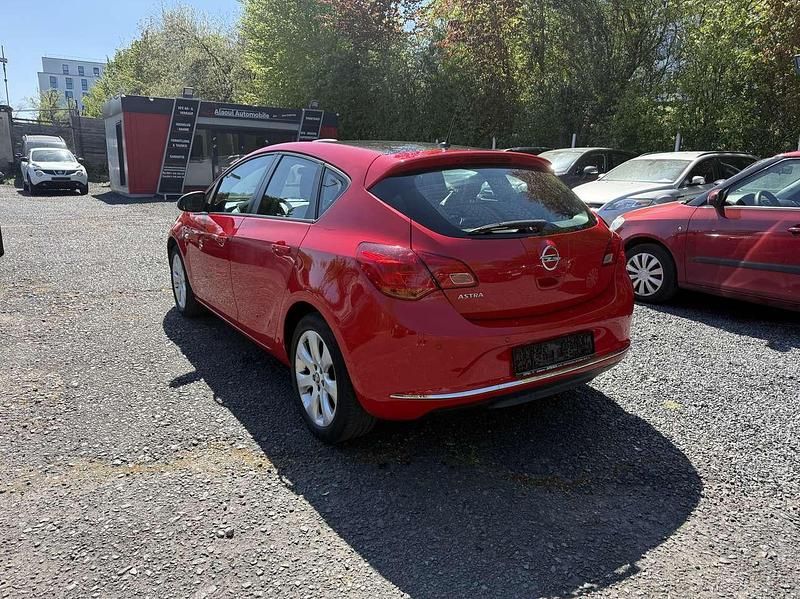 Brugt Opel Astra Style 116 HK (85 kW) 2015 Rød Hatchback