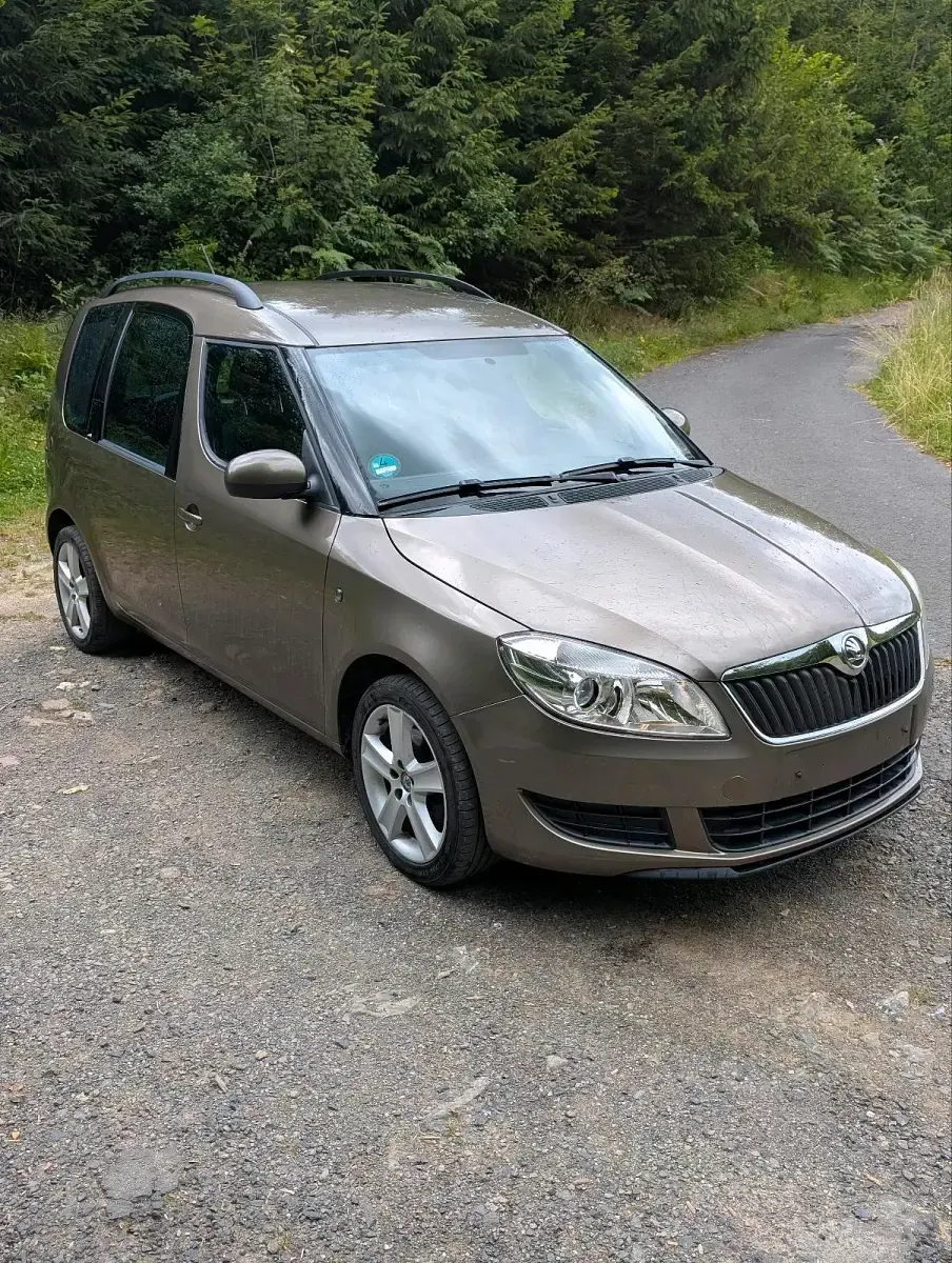 Gebraucht Skoda Roomster 90 PS (66 kW) 2013 Braun Van / Kleinbus