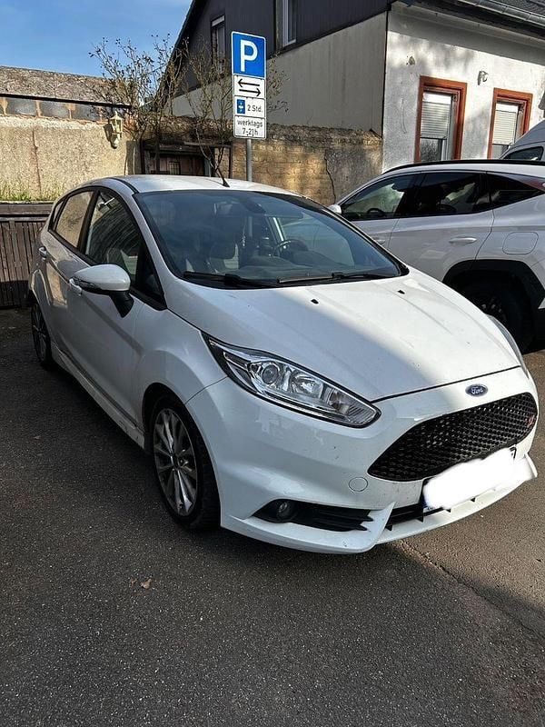 Gebraucht Ford Fiesta ST 182 PS (133 kW) 2017 Weiß Kleinwagen