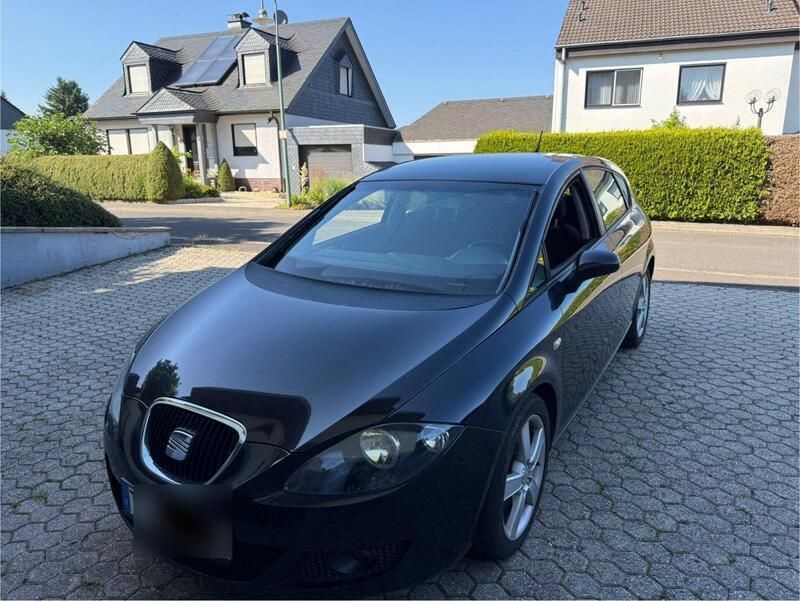 Schwarz Gebraucht 2006 Seat Leon Limousine | 2.000 € (Fairer Preis) - Bild 1/4