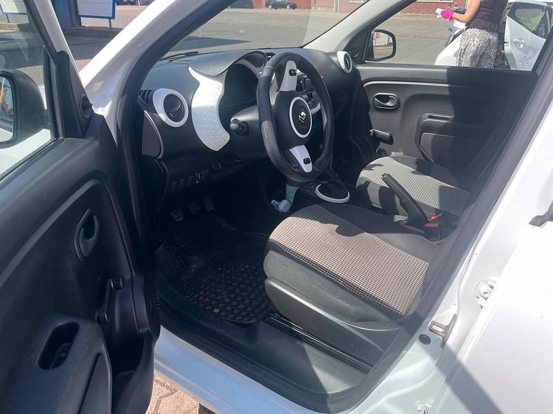 Gebraucht Renault Twingo SE 70 PS (51 kW) 2016 Weiß Kleinwagen