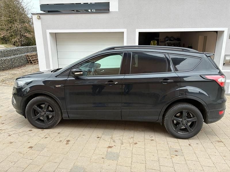 Gebraucht Ford Kuga ST-Line 150 PS (110 kW) 2019 Schwarz SUV