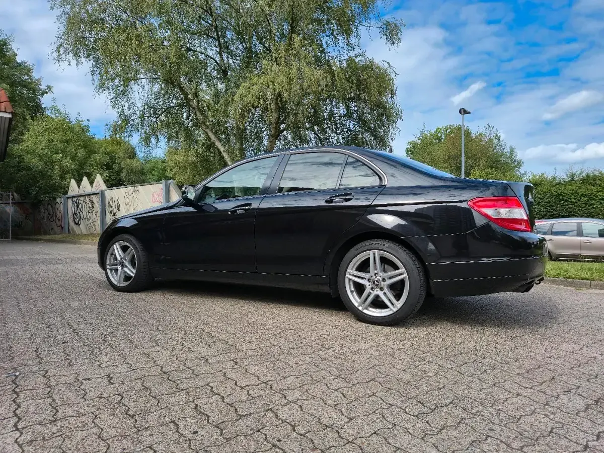 Gebraucht Mercedes C180 156 PS (114 kW) 2007 Schwarz Limousine