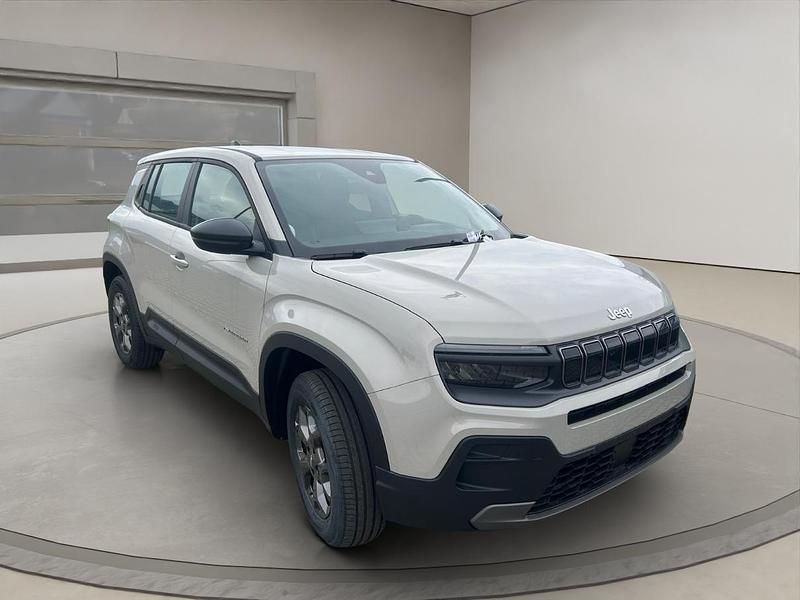 Neu Jeep Avenger Longitude 110 PS (80 kW) 2026 Stone grey SUV