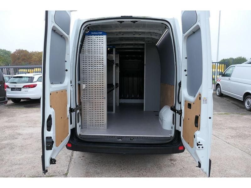 Weiss Gebraucht 2017 Renault Master Van | 17.969 € (Teuer) - Bild 1/4