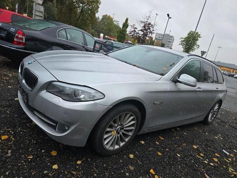 Gebraucht BMW 520 147 PS (108 kW) 2012 Silber Kombi
