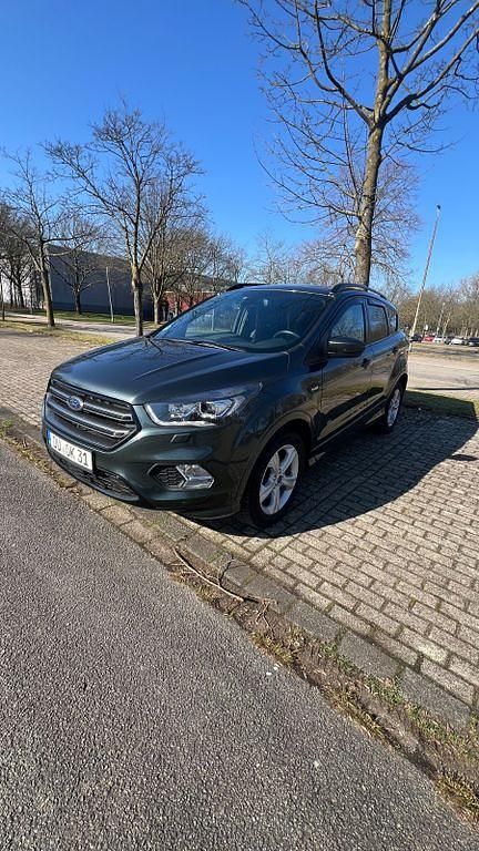 Gebraucht Ford Kuga ST-Line 150 PS (110 kW) 2018 Grün SUV