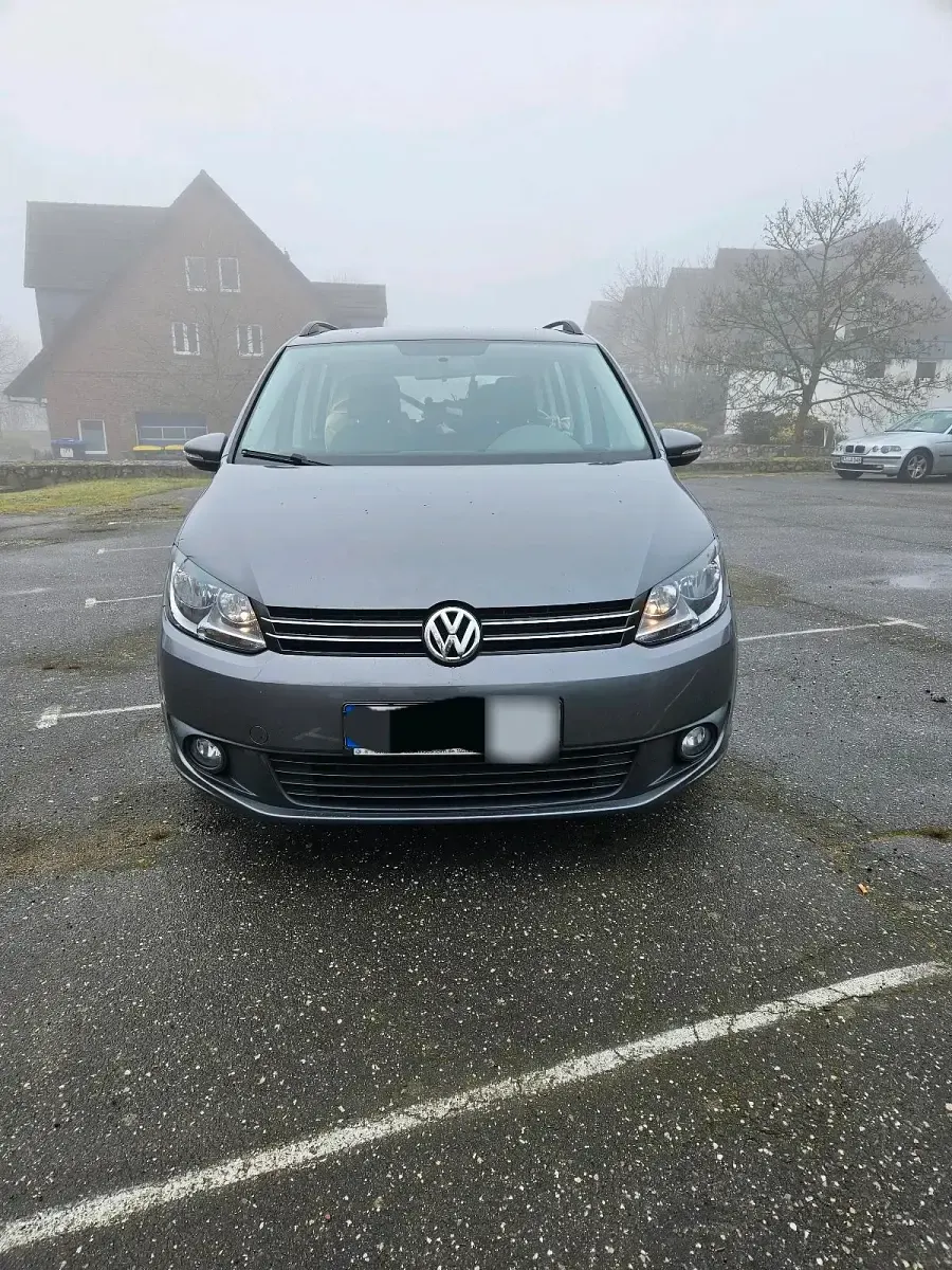 Gebraucht VW Touran 105 PS (77 kW) 2014 Grau Van / Kleinbus