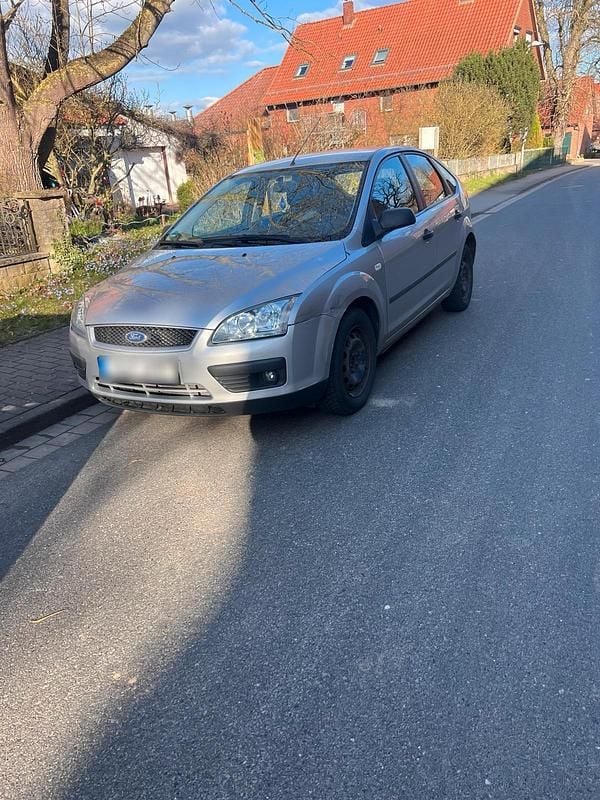 Gebraucht Ford Focus 101 PS (74 kW) 2006 Silber Kleinwagen