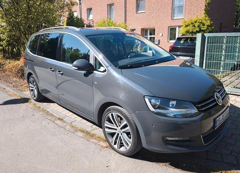 Gebraucht VW Sharan Cup 140 PS (102 kW) 2014 Grau Van / Kleinbus