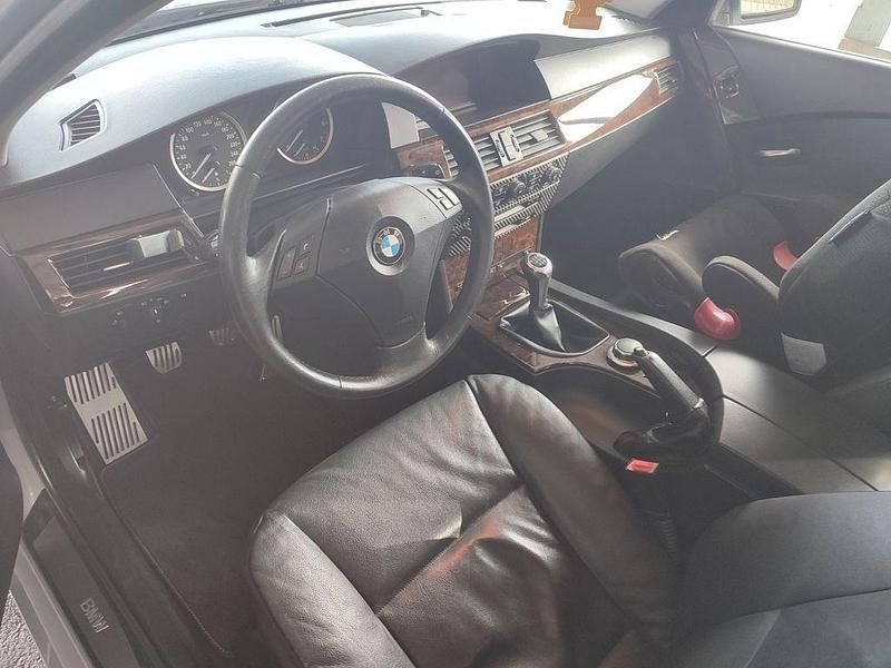 Gebraucht BMW 523 Performance 177 PS (130 kW) 2006 Silber Limousine