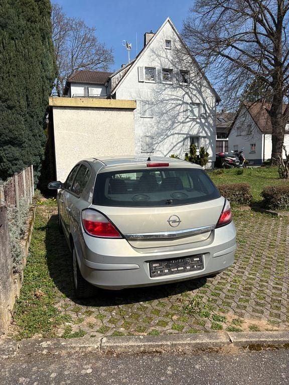 Gebraucht Opel Astra 105 PS (77 kW) 2006 Silber Limousine
