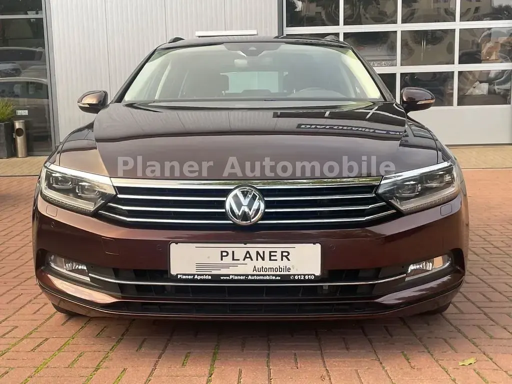 Gebraucht VW Passat 150 PS (110 kW) 2017 Rot Kombi